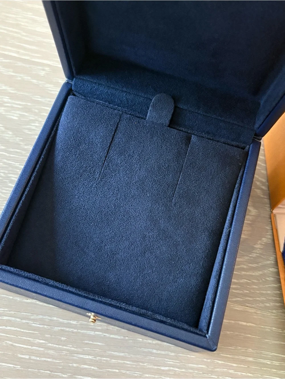 Louis Vuitton Necklace Accessory Jewelry Box — Navy Blue Leather with snap